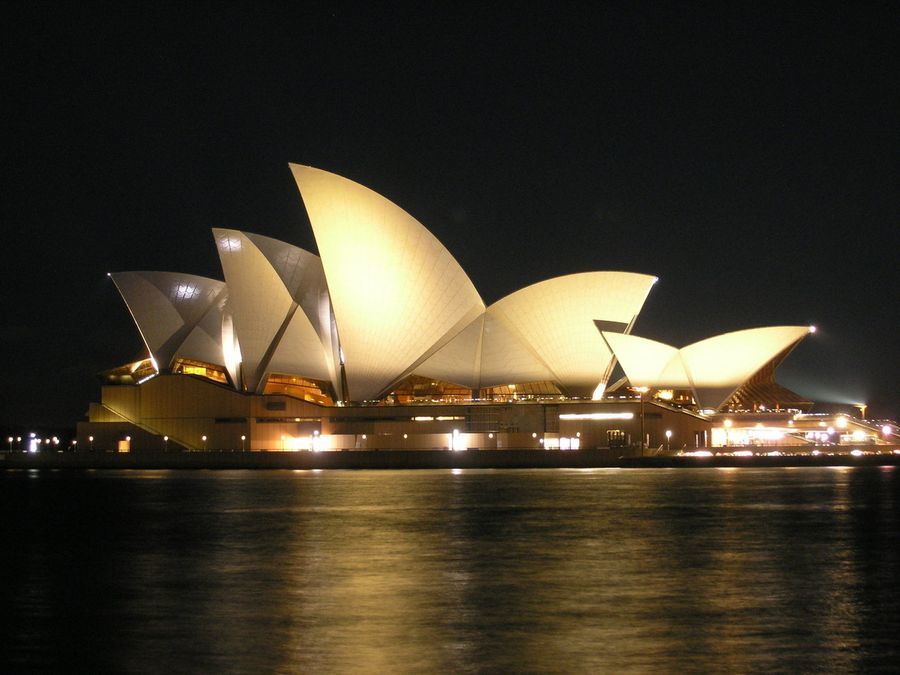 Сиднейская опера ночью